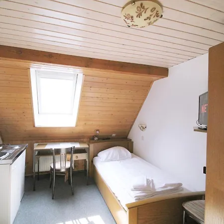 Gepflegtes Gaestehaus Steinweg 3*