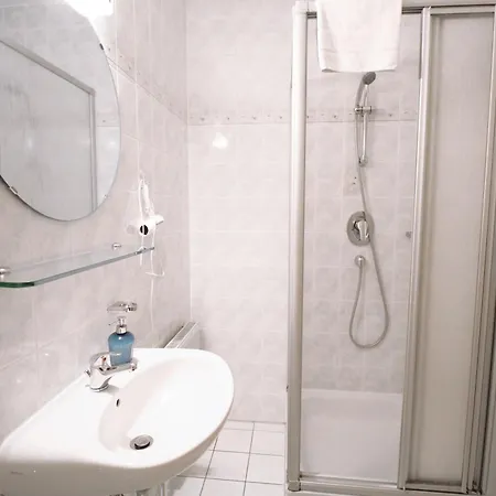 Gepflegtes Gaestehaus Steinweg 3*